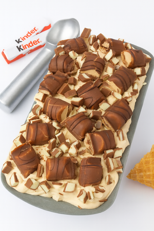 Kinder® Bueno Tub Dessert